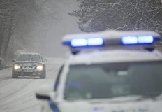 Служителите на реда Здравко Чолаков и Владимир Веселинов осигуриха спешен