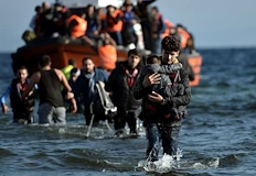 Четирима души са в неизвестност спасителната акция продължаваПоредна тежка морска