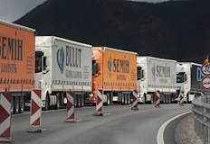 Стотици депортирани шофьори искат промяна на регламента за престойМащабни протести