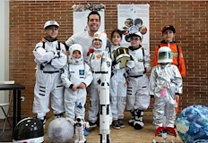 Частният сектор у нас обаче остава малък и се развива