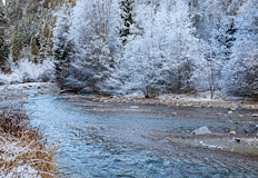 Риск от наводнения и падащи предметиОранжев код за опасно време