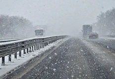 Полицията с крайно предупреждение към шофьорите да отложат всички пътувания