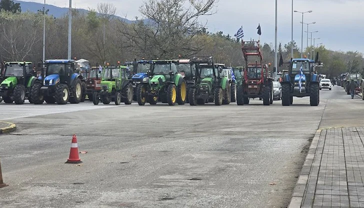 Мицотакис "купи" мир до 13 януари срещу обещание за преговори, трафикът се нормализира бавно Мицотакис "купи" мир до 13 януари срещу обещание за преговори, трафикът се нормализира бавно