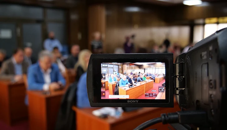 Местният парламент подготвя първата редовна сесия с тридневен график на комисиите Местният парламент подготвя първата редовна сесия с тридневен график на комисиите