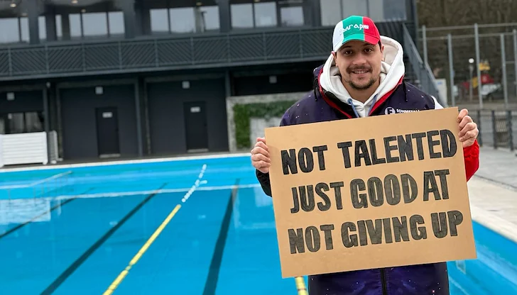 Русенският плувец е първият българин с маратонска дистанция от 3 километра в ледени води Русенският плувец е първият българин с маратонска дистанция от 3 километра в ледени води