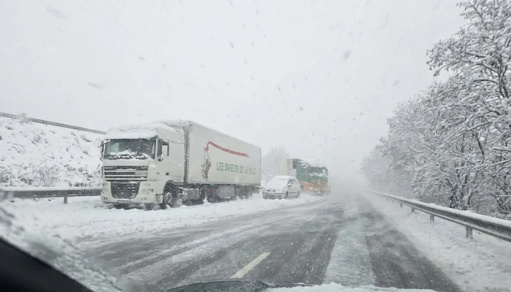Институциите не знаят новото име на Стефан Стамболово, докато пишат актове на камиони с извънгабаритен товар Институциите не знаят новото име на Стефан Стамболово, докато пишат актове на камиони с извънгабаритен товар