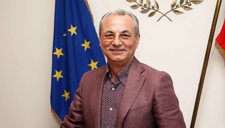 Формацията на Ахмед Доган търси юридическа самостоятелност за следващите избори Формацията на Ахмед Доган търси юридическа самостоятелност за следващите избори