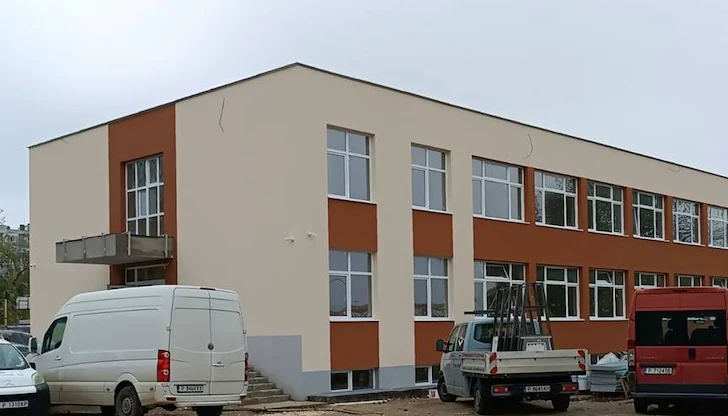 Предстои сформиране на държавна приемателна комисия, която да издаде разрешение за ползване на сградата Предстои сформиране на държавна приемателна комисия, която да издаде разрешение за ползване на сградата