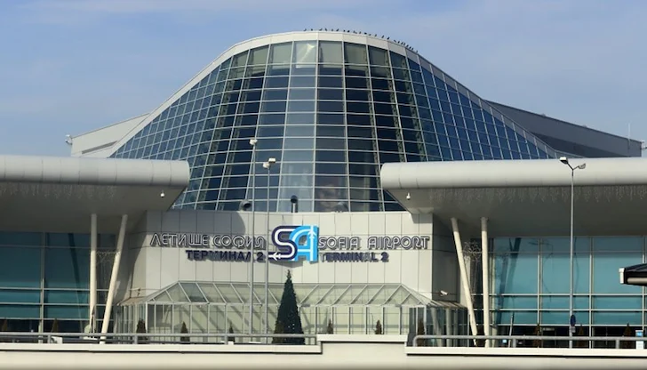 Хаос във въздушния трафик, "Луфтханза" кацна аварийно в Пловдив Хаос във въздушния трафик, "Луфтханза" кацна аварийно в Пловдив