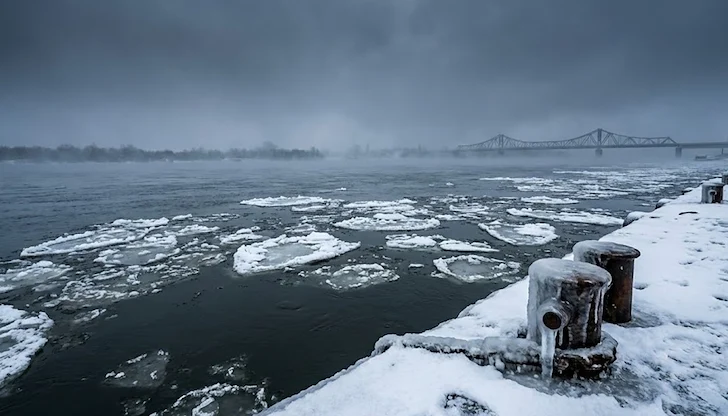 Прогнозите предвиждат риск от ледоход по Дунав и температури до минус 25 градуса Прогнозите предвиждат риск от ледоход по Дунав и температури до минус 25 градуса