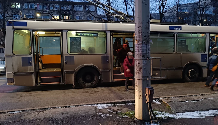 Мярката важи само за днес, призовават шофьорите да не карат Мярката важи само за днес, призовават шофьорите да не карат