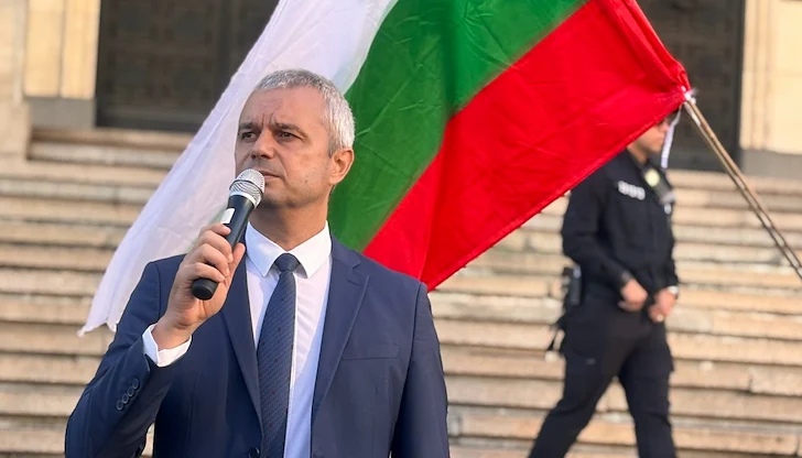 Лидерът на "Възраждане" пита къде е военната помощ за Венецуела? Лидерът на "Възраждане" пита къде е военната помощ за Венецуела?