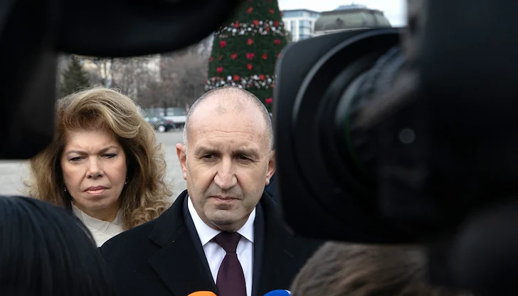 "Лятното време" се оказа коз в ръкава на президента срещу хартиения вот "Лятното време" се оказа коз в ръкава на президента срещу хартиения вот