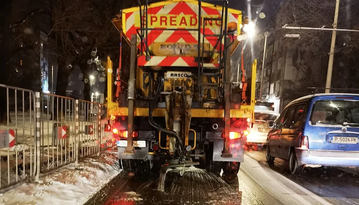 Общината отчете 11 машини на терен, гражданите питат защо се действа на принципа "след дъжд - качулка" Общината отчете 11 машини на терен, гражданите питат защо се действа на принципа "след дъжд - качулка"