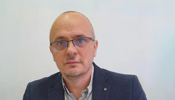 Георги Киряков чертае сценарий на задълбочаваща се криза и политически капани пред Румен Радев Георги Киряков чертае сценарий на задълбочаваща се криза и политически капани пред Румен Радев