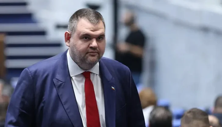 Лидерът на ДПС – Ново начало призова за смело лидерство срещу наркотероризма и хибридните войни Лидерът на ДПС – Ново начало призова за смело лидерство срещу наркотероризма и хибридните войни