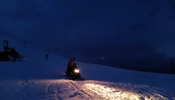 Ураганен вятър и коварни "снежни дъски" в планините Ураганен вятър и коварни "снежни дъски" в планините