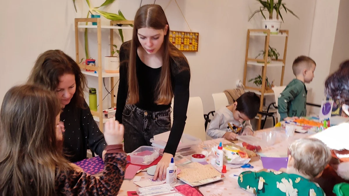 Първата творческа работилница за Валентинки отваря врати в ДСХ ВъзражданеЛюбовният