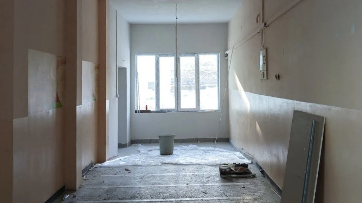 СУ Васил Левски чака държавна комисия, а ДГ Зора сама