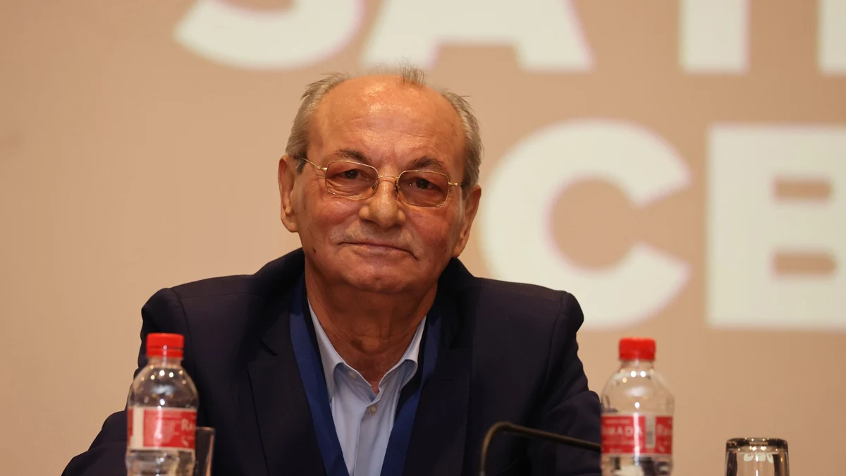 Почетният председател на АПС вижда в Румен Радев единствен партньор