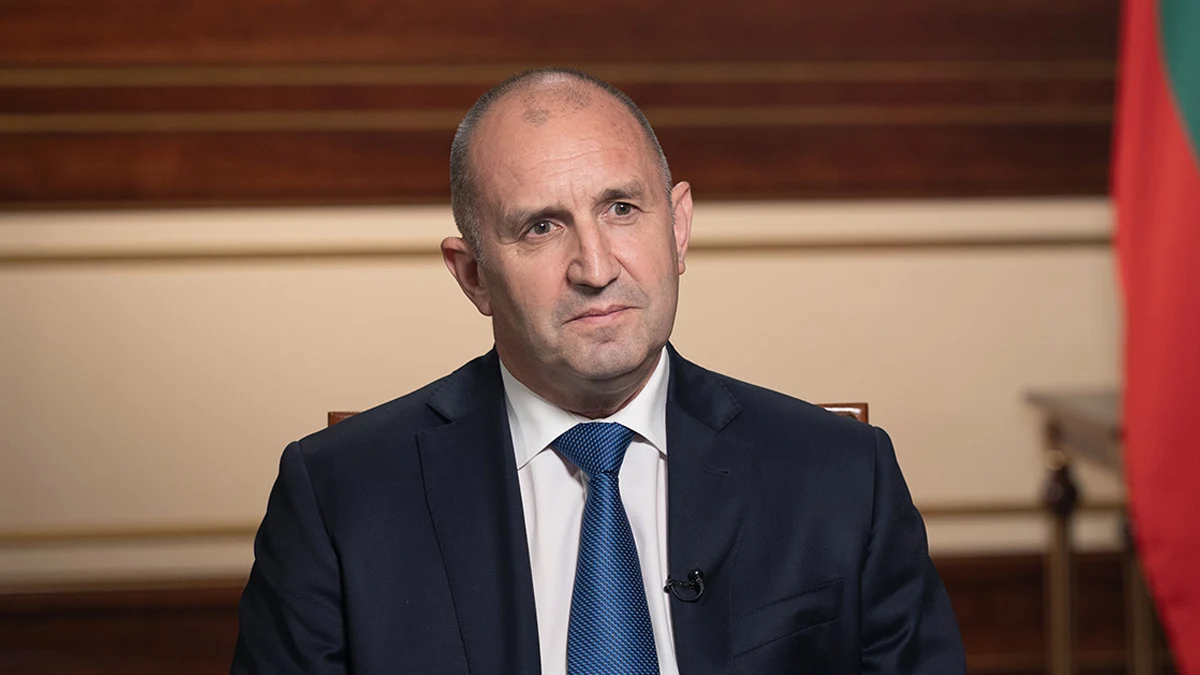 Президентът пожела възстановяване на стотиците ранени в бар Le ConstellationБългарският