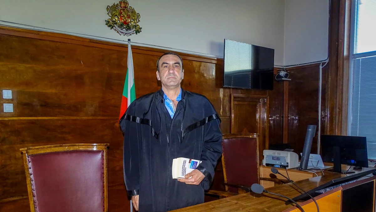 Магистратът обяви липса на доверие към съда в Русе, пише