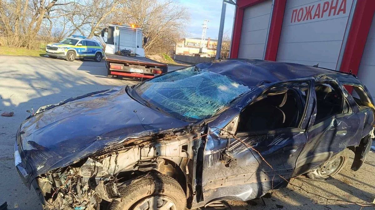 Младежът се бори за живота си в болница, спътникът му