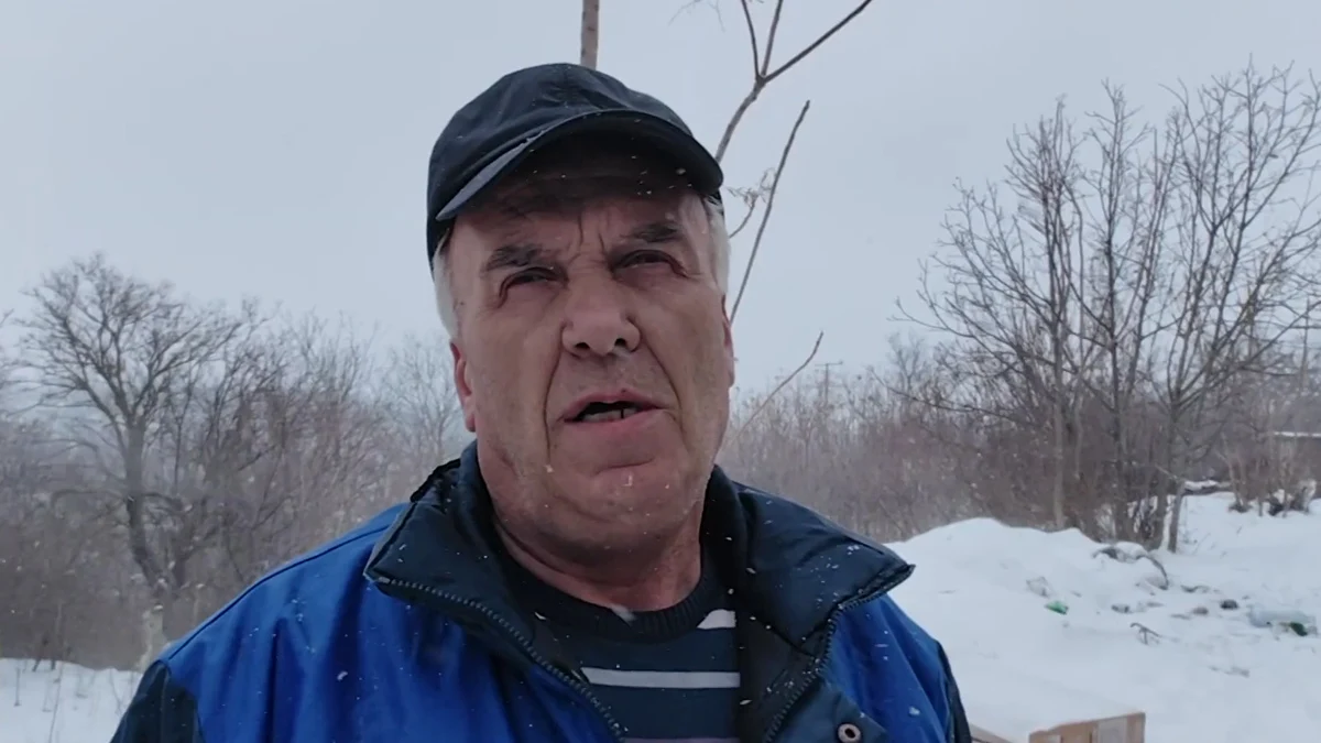 Шофьор на Еко Груп: Хвърлят жар в контейнерите, ще ни