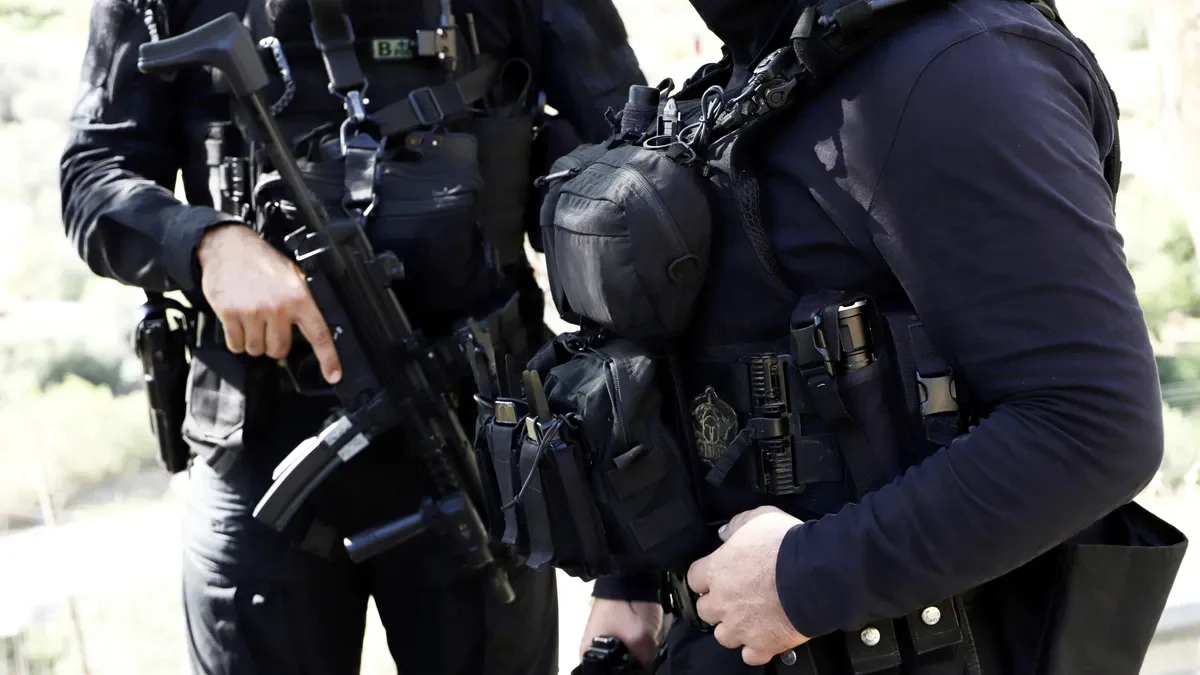 Сърбинът е издирван за въоръжен обир на бижутерия в Гърция