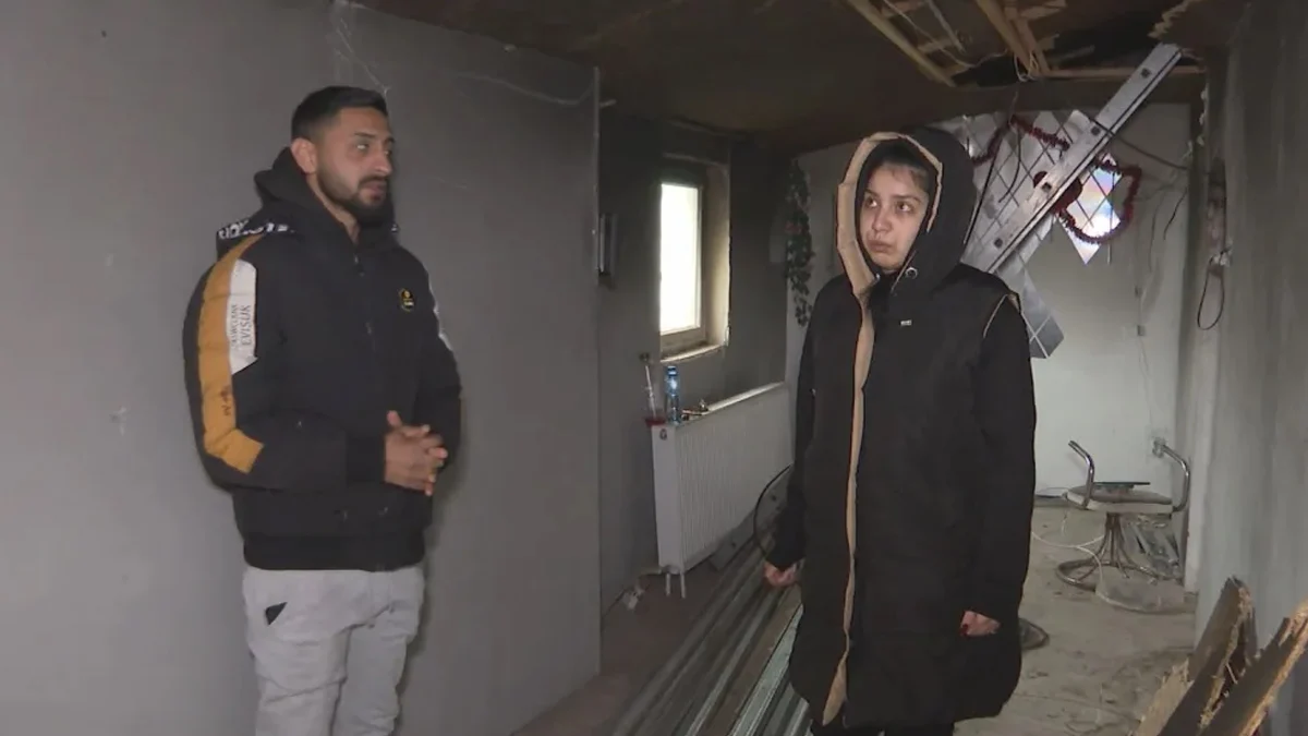 Младата двойка събира средства за спешен ремонт, след като огънят