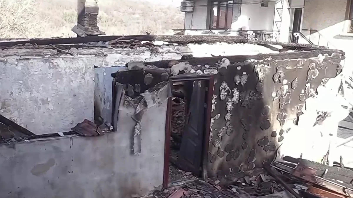 Възрастна жена загина, а мъж е с тежки изгаряния след