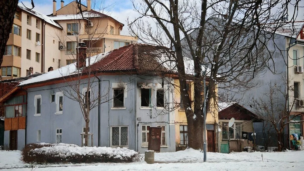 Мъж оцеля по чудо в огнения ад на улица Капитан