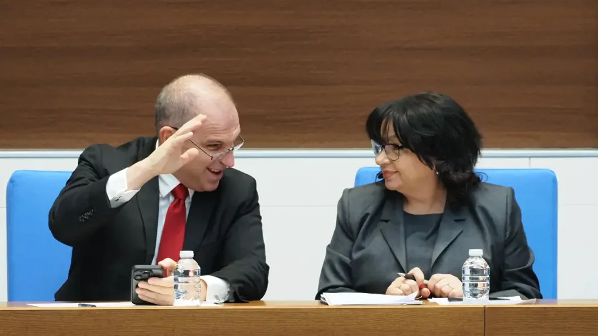 Вицепремиерът и финансовият министър валидират символа България в еврозоната две