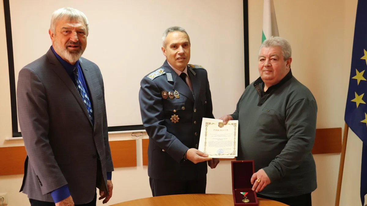 Д-р Петър Петров е единственият градоначалник в региона с отличие