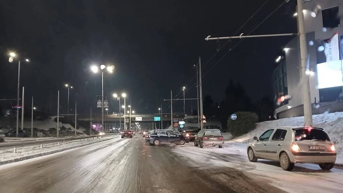 Леден капан блокира Русе, докато данъкоплатците питат къде потънаха парите