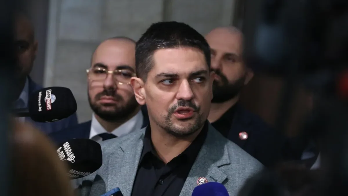 Лидерът на МЕЧ поставя условия на Румен Радев и прогнозира