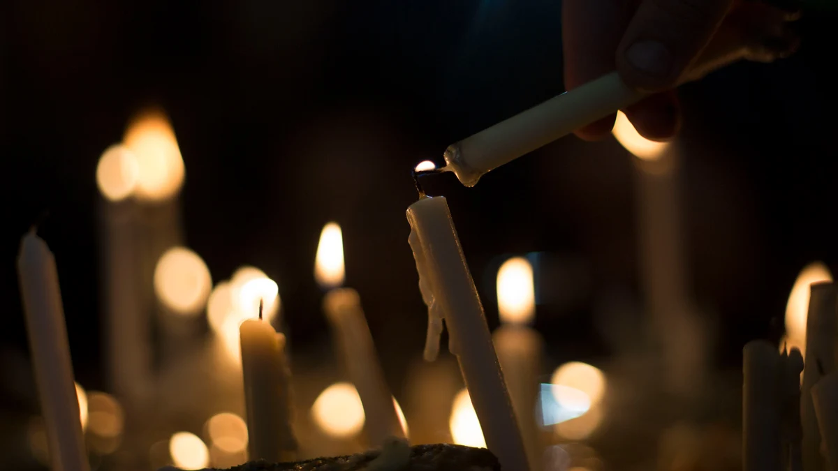 Църквата почита бащата на православието, а народът готви кокошка за