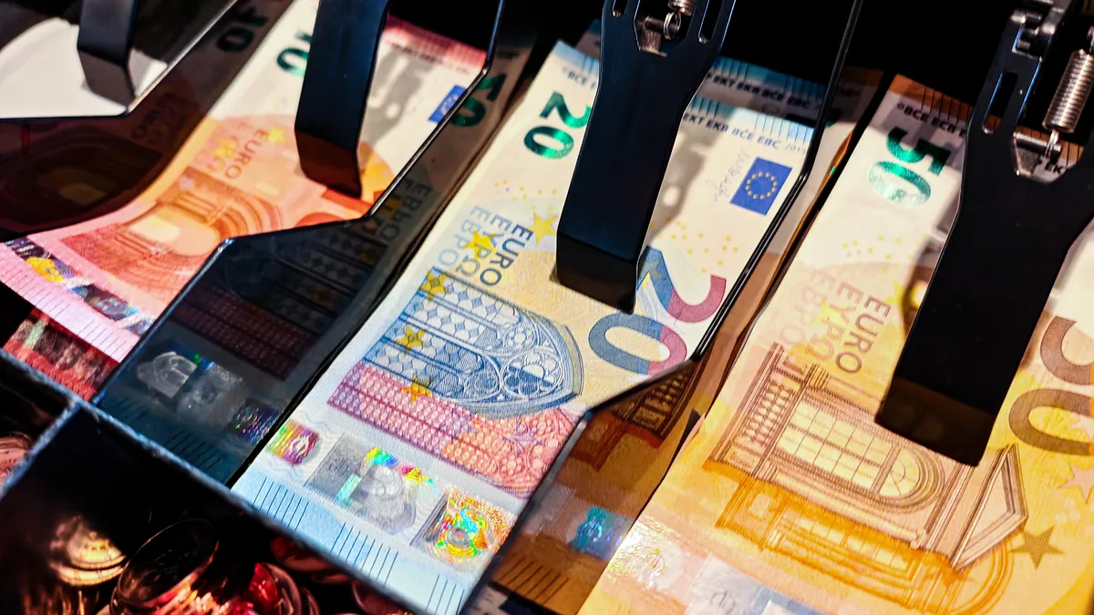 Грешка на служителя е новото оправдание за ощетяване на клиенти