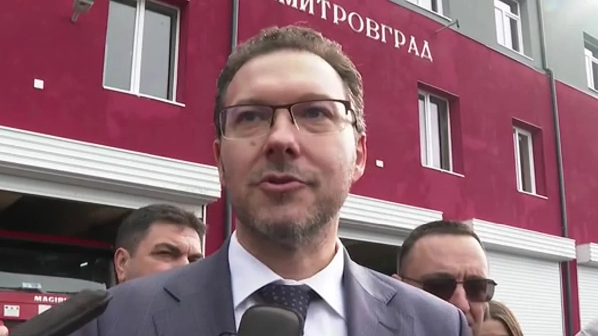 Следващият министър трябва да е неутрален. Бойко Рашков не е