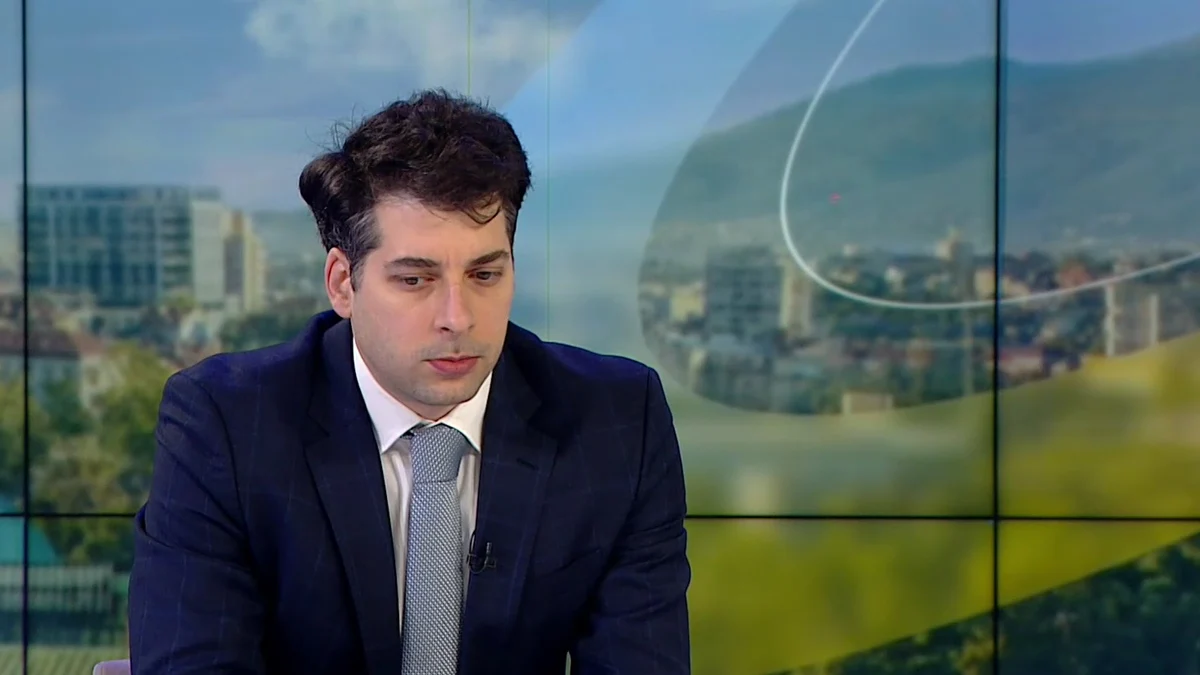 Решението на Радев да влезе на партийния терен е смело