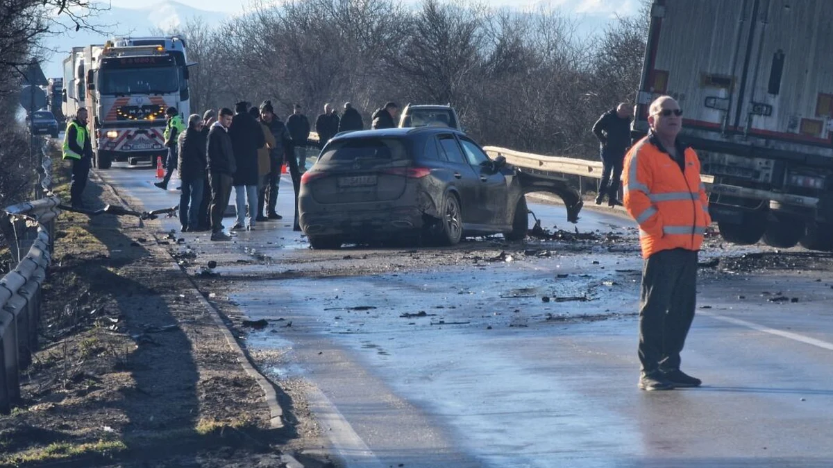 Търсят оставката на шефа на АПИ заради трагедията край ТелишПътният