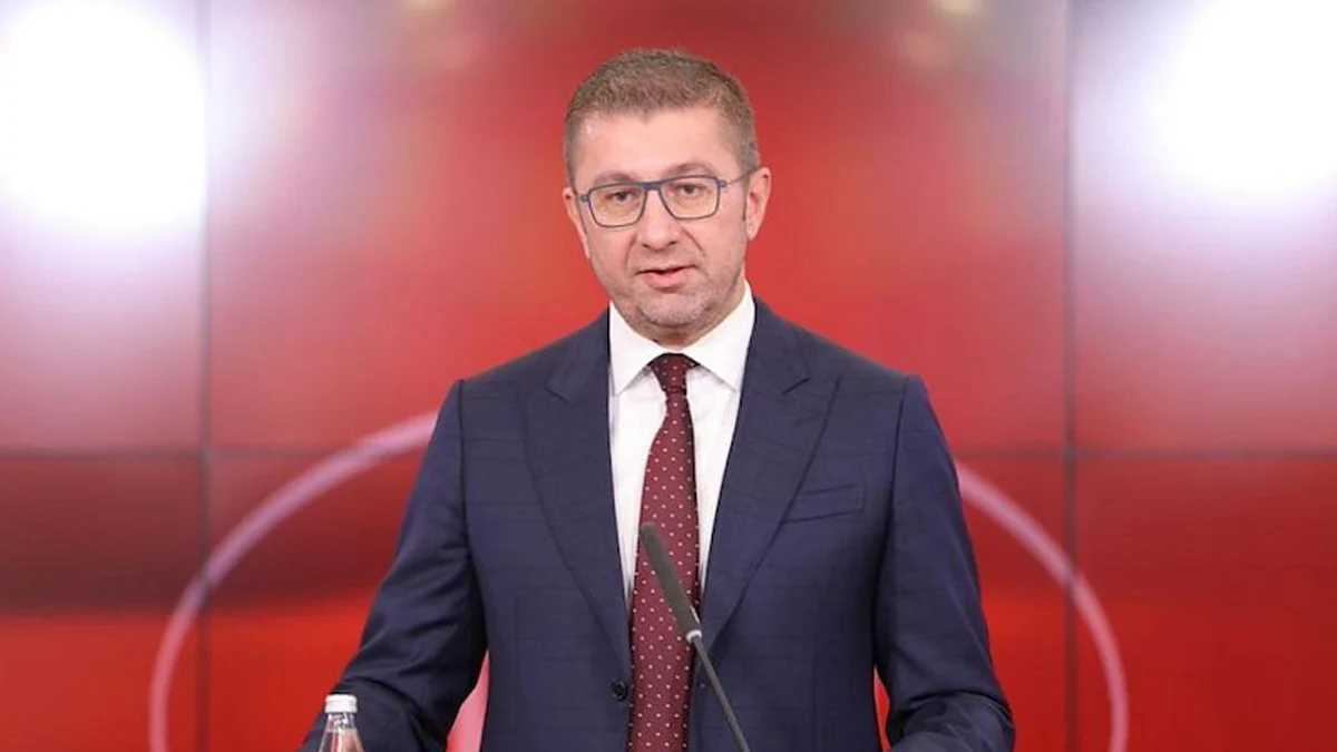 Премиерът на РСМ опитва да заобиколи конституционните промени с обещания