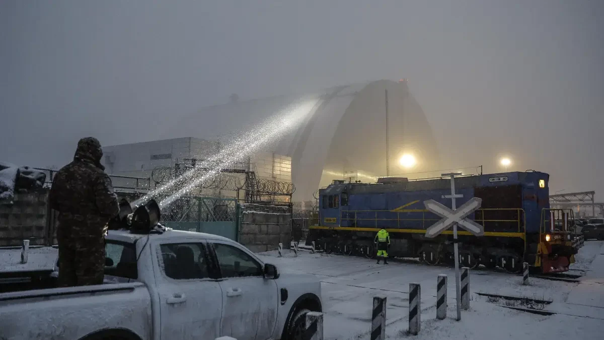 Докато Доналд Тръмп договаря пауза в ударите, МААЕ предупреди за