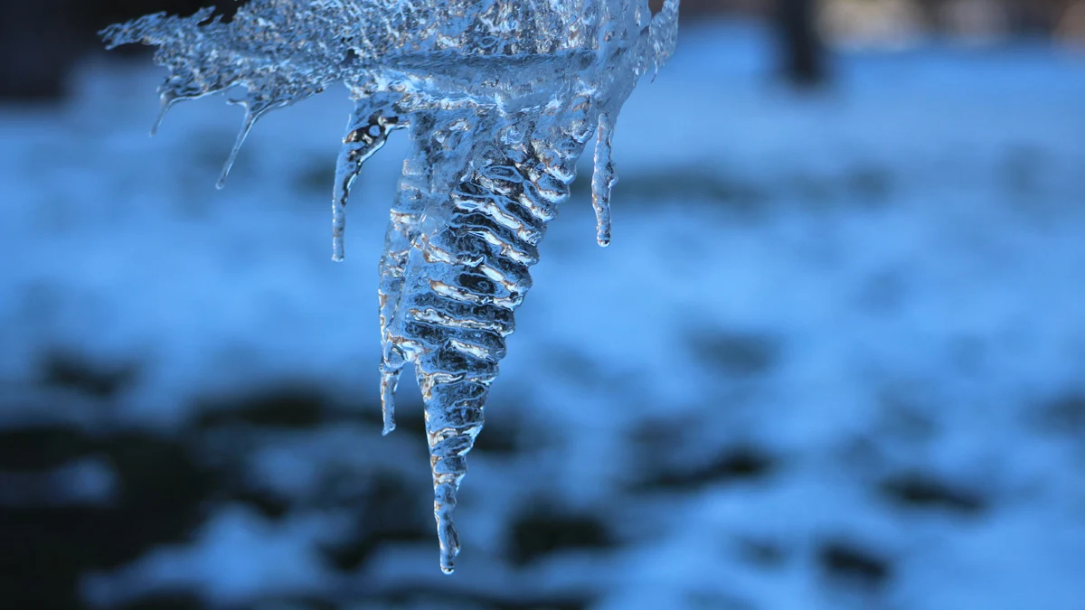 Дъжд и сняг идват от сряда нататъкЛеден североизточен вятър и