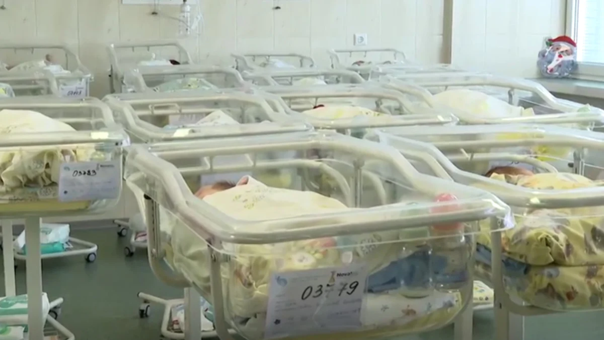 Лекари изродиха първите бебета за годината под звуците на зарятаБългария