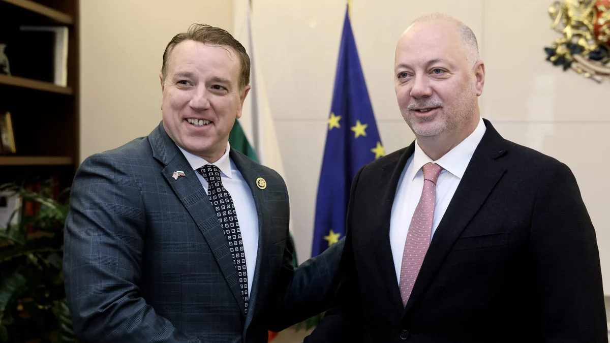 Премиерът в оставка обсъди енергетика и сигурност с конгресмена Пат