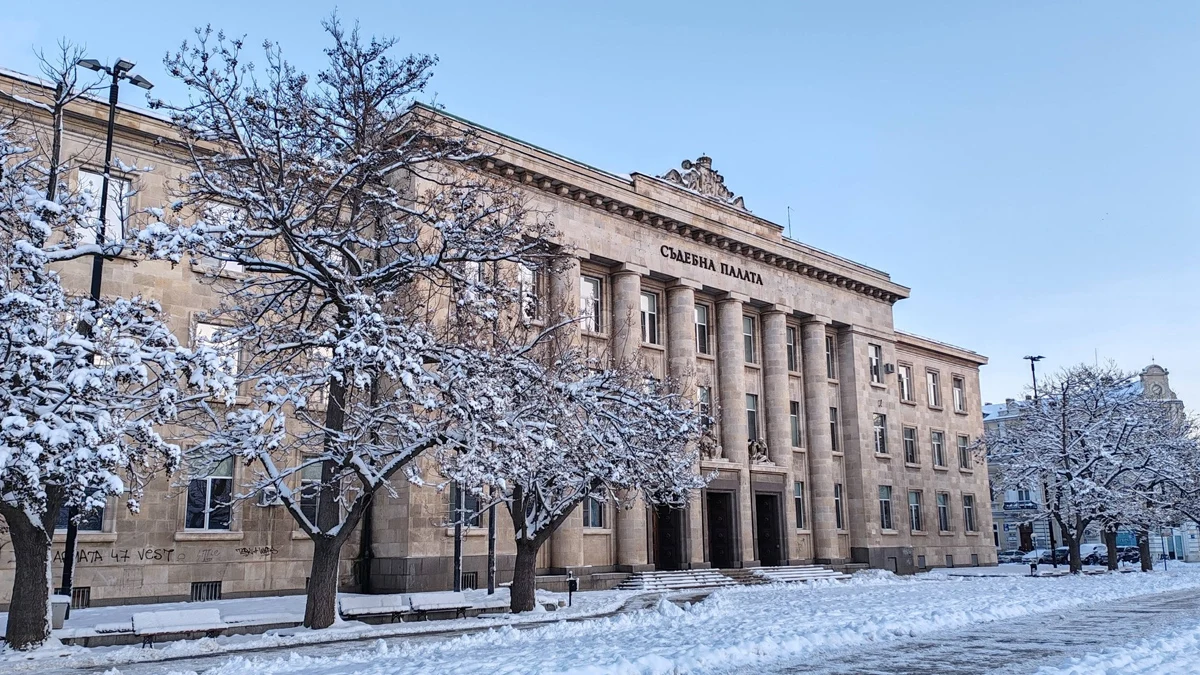 Решението е окончателно и не подлежи на обжалванеРайонен съд –