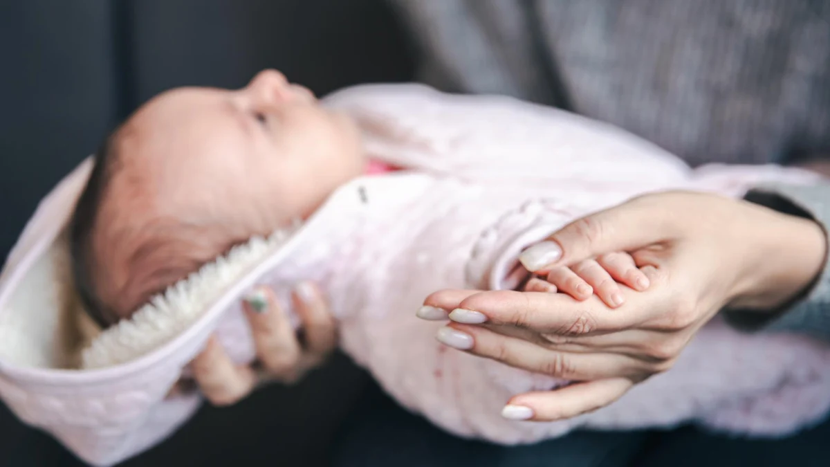 Средната възраст на първо раждане у нас е 26.9 години