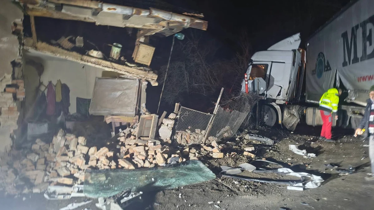 Двама мъже загинаха при челен удар край село МаринкаТрагичен инцидент