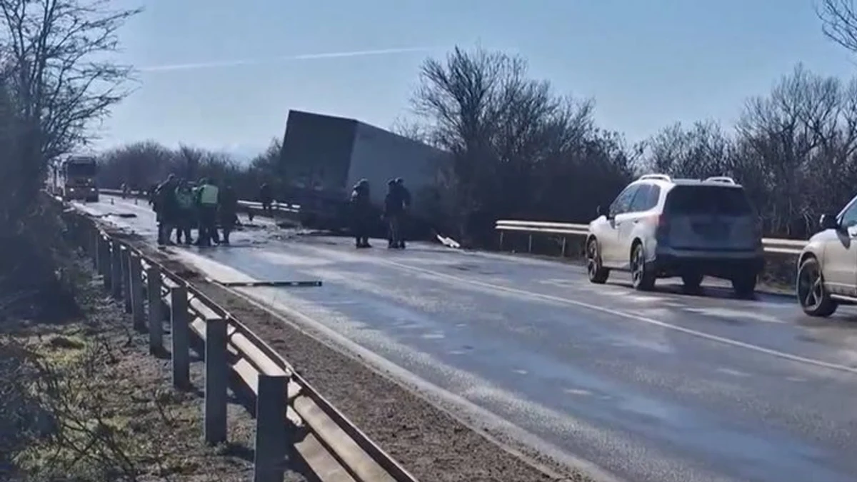 Пътната агенция твърди, че участъкът е бил опесъчаван два пътиБившият
